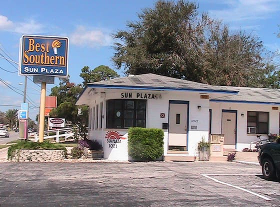 Best Southern Sun Plaza Motel allows check-in for 18 year-old guests