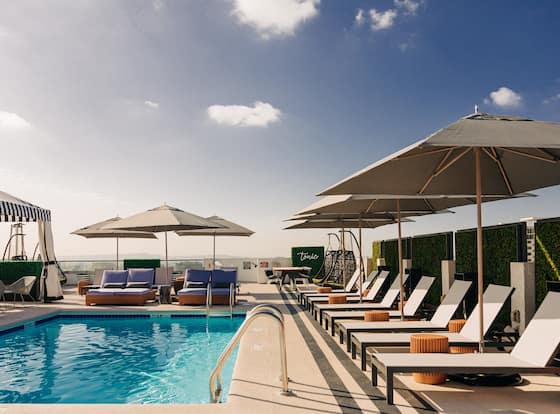 Montrose at Beverly Hills allows check-in for 18 year-old guests