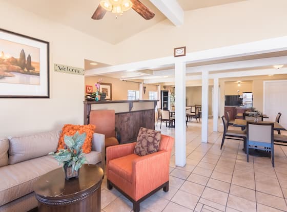 1st Interstate Inn Montrose allows check-in for 18 year-old guests