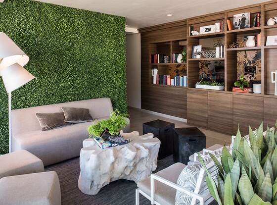 The Dylan at SFO allows check-in for 18 year-old guests