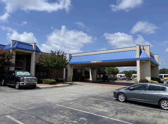 THE HAVEN HOTEL allows check-in for 18 year-old guests