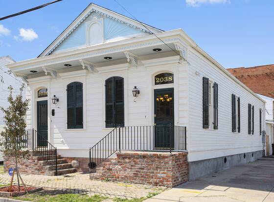 2 Bedroom - 2038 allows check-in for 18 year-old guests