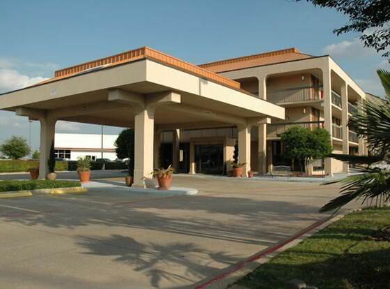 Executive Inn allows check-in for 18 year-old guests