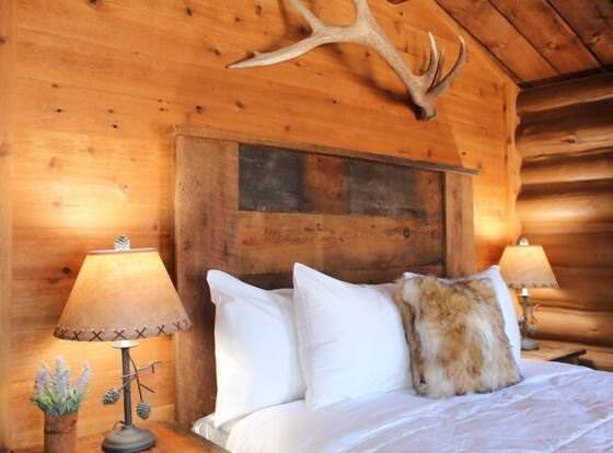 Elkhorn Cabins And Inn allows check-in for 18 year-old guests
