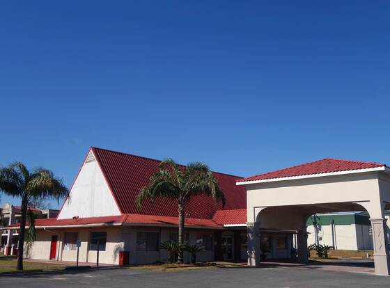 Baton Rouge West Inn allows check-in for 18 year-old guests