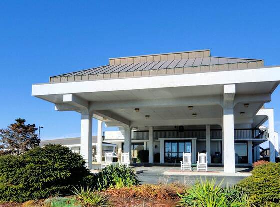 Quality Inn Christiansburg - Blacksburg allows check-in for 18 year-old guests