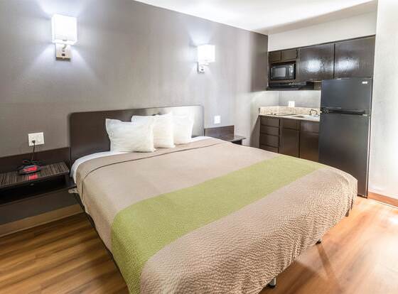 Studio 6 Arlington, TX allows check-in for 18 year-old guests