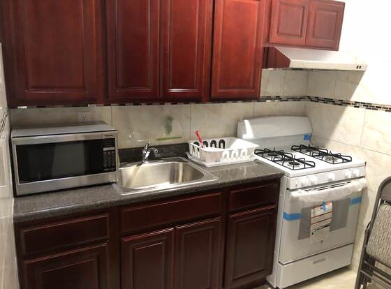 Annie's guest house allows check-in for 18 year-old guests