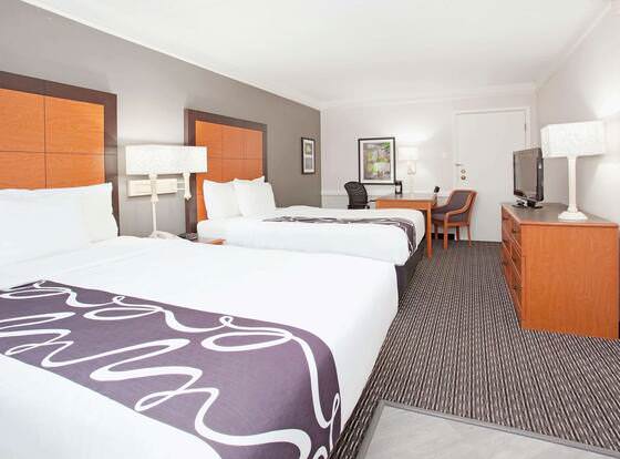 La Quinta Inn by Wyndham Denver Golden allows check-in for 18 year-old guests