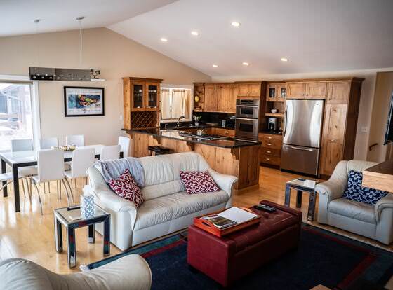 139 Daisy allows check-in for 18 year-old guests