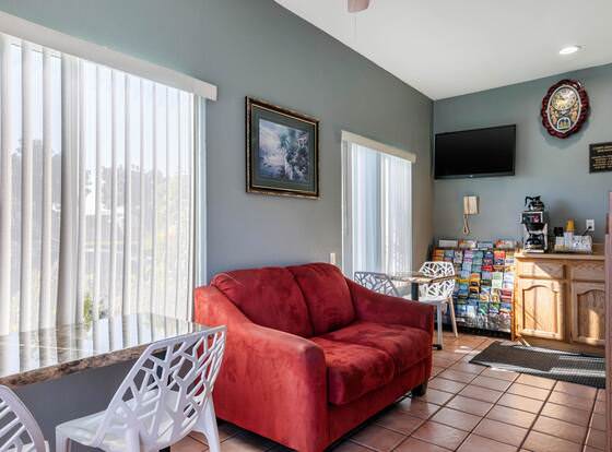 Rodeway Inn Carson - Los Angeles South allows check-in for 18 year-old guests