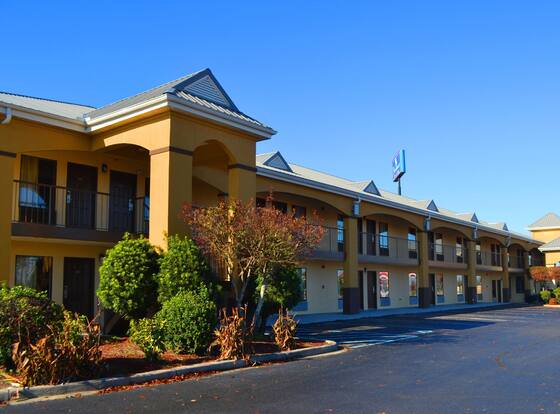 Florence Inn and Suites allows check-in for 18 year-old guests