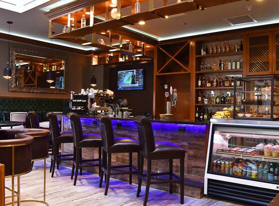 Delta Hotels by Marriott Indianapolis East allows check-in for 18 year-old guests