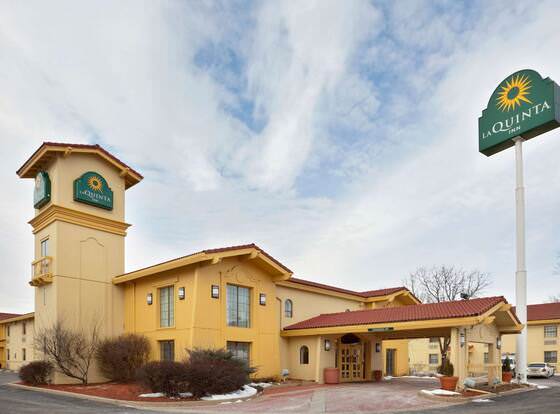 La Quinta Inn by Wyndham Omaha West allows check-in for 18 year-old guests