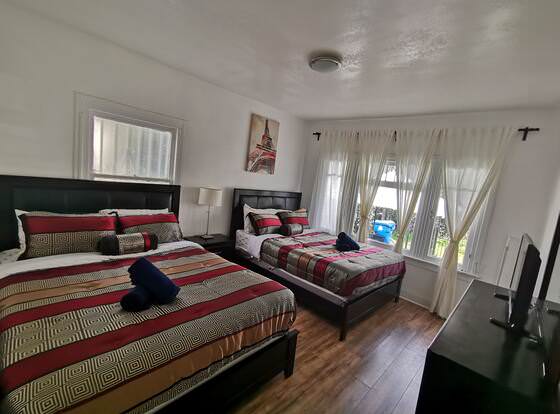 Luxy Hollywood allows check-in for 18 year-old guests