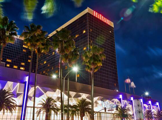 Hilton Los Angeles Airport allows check-in for 18 year-old guests