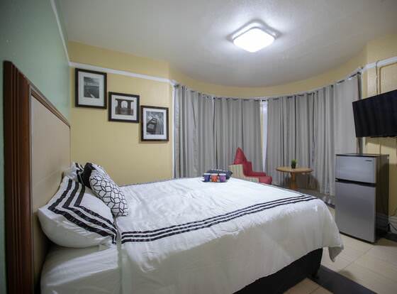 Hotel Sunnyside allows check-in for 18 year-old guests