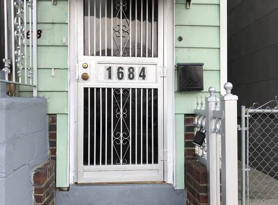 Kay's Cozy Getaway allows check-in for 18 year-old guests