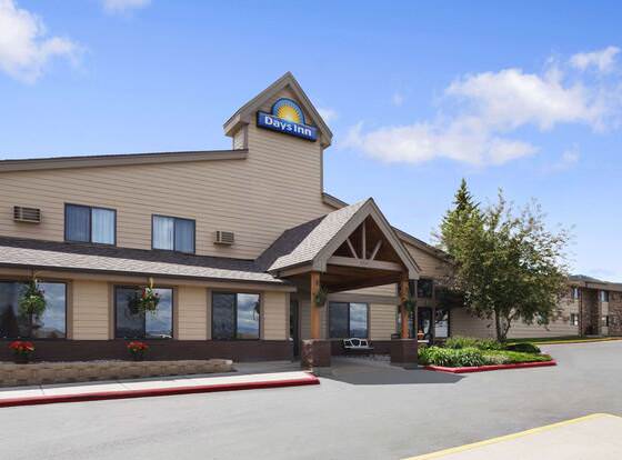 Days Inn by Wyndham Helena allows check-in for 18 year-old guests