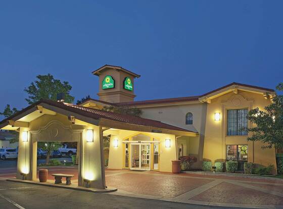 La Quinta Inn by Wyndham Salt Lake City Midvale allows check-in for 18 year-old guests