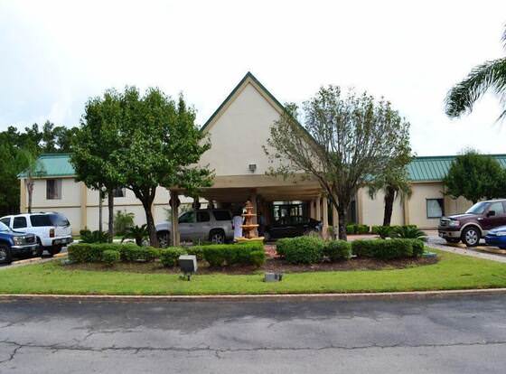 Orange Inn and Suites allows check-in for 18 year-old guests
