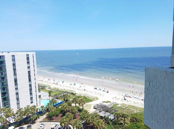 Bluewater 1307 allows check-in for 18 year-old guests