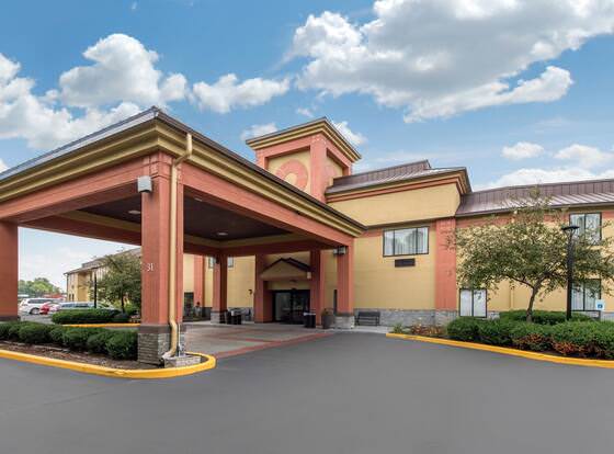 Quality Inn & Suites Brownsburg - Indianapolis West allows check-in for 18 year-old guests