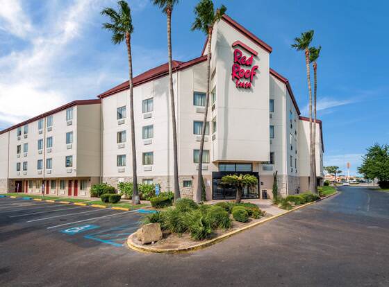 Red Roof Inn Laredo allows check-in for 18 year-old guests