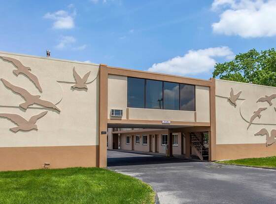 Rodeway Inn North allows check-in for 18 year-old guests