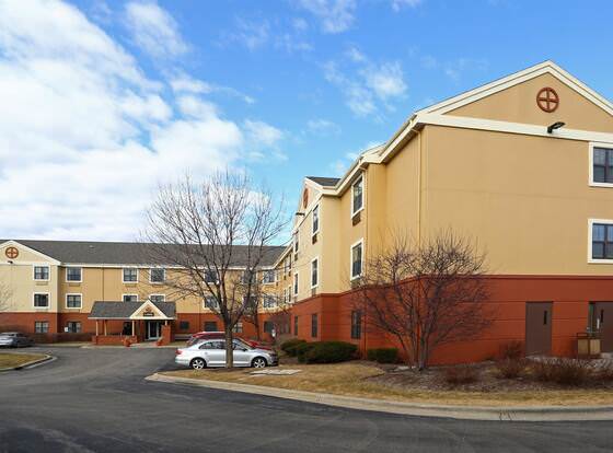 Extended Stay America Suites Chicago Gurnee allows check-in for 18 year-old guests