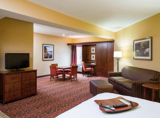 Hampton Inn Selinsgrove/Shamokin Dam allows check-in for 18 year-old guests