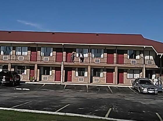 Budget Host Inn allows check-in for 18 year-old guests