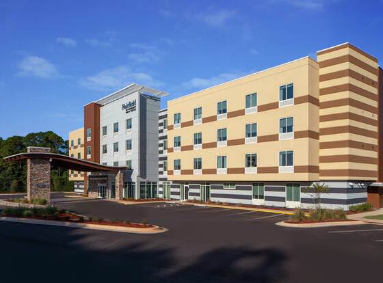 Fairfield Inn & Suites by Marriott Pensacola West I-10 allows check-in for 18 year-old guests