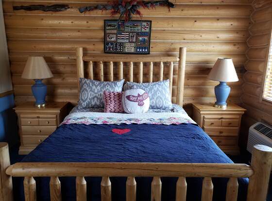 Delta-9 House - Sumpter Cabins allows check-in for 18 year-old guests