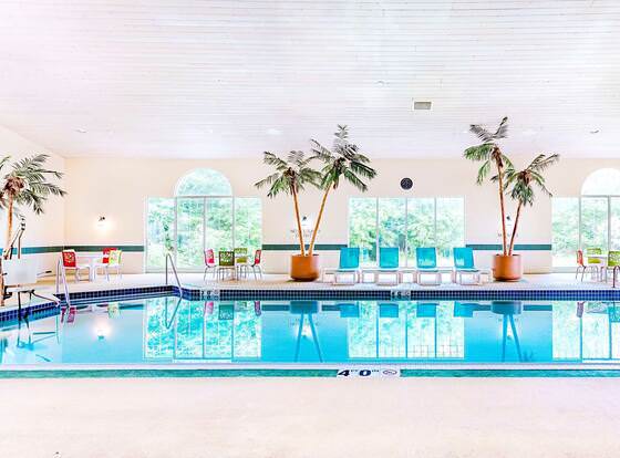 Country Inn & Suites by Radisson, Appleton, WI allows check-in for 18 year-old guests