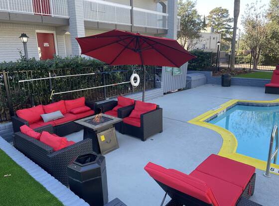 Casa Bella Inn & Suites allows check-in for 18 year-old guests