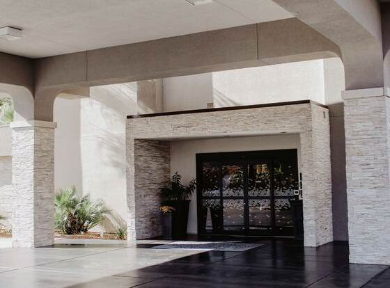 Hampton Inn St George allows check-in for 18 year-old guests