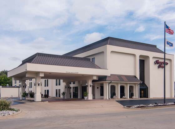 Hampton Inn Joplin allows check-in for 18 year-old guests