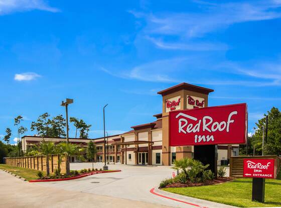 Red Roof Inn Houston - Willowbrook allows check-in for 18 year-old guests
