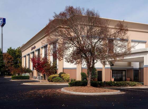 Hampton Inn Commerce allows check-in for 18 year-old guests