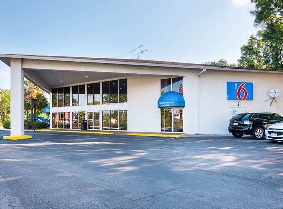 Motel 6 Tampa, FL - Fairgrounds allows check-in for 18 year-old guests