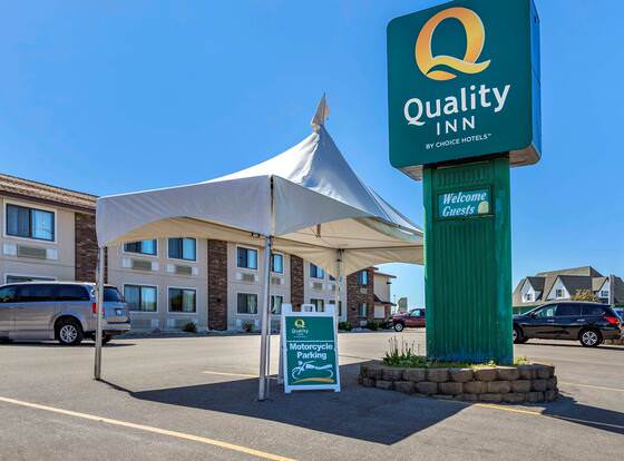 Quality Inn Saint Ignace allows check-in for 18 year-old guests