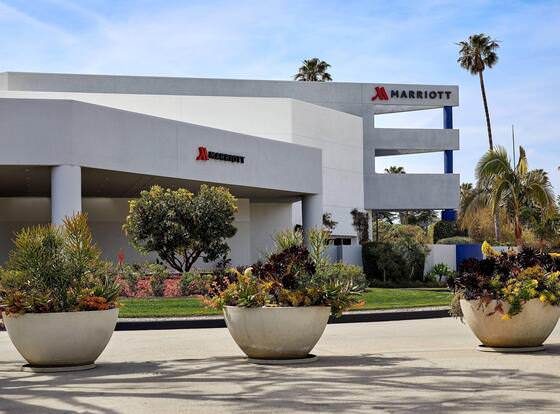Ventura Beach Marriott allows check-in for 18 year-old guests