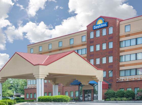 Days Inn by Wyndham Gettysburg allows check-in for 18 year-old guests