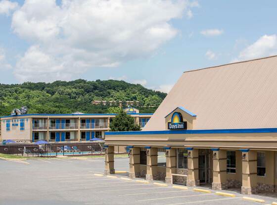 Days Inn by Wyndham Staunton allows check-in for 18 year-old guests