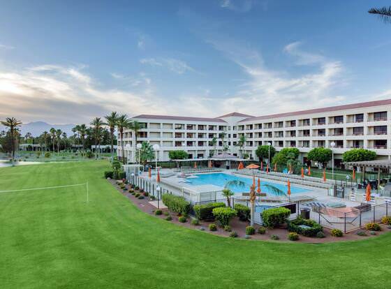 DoubleTree by Hilton Hotel Golf Resort Palm Springs allows check-in for 18 year-old guests