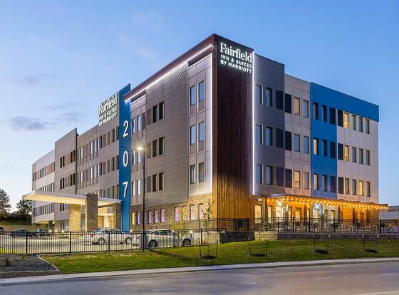 Fairfield Inn & Suites by Marriott Des Moines Downtown allows check-in for 18 year-old guests