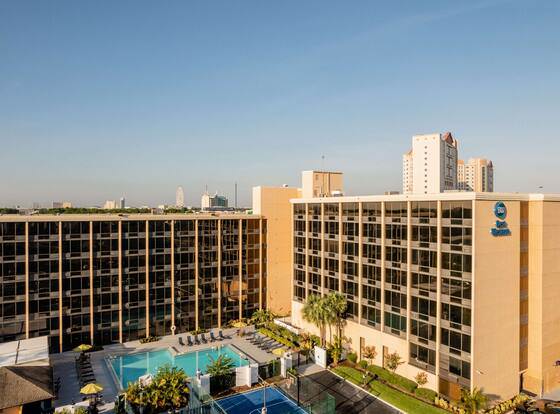 Best Western Orlando Gateway Hotel allows check-in for 18 year-old guests