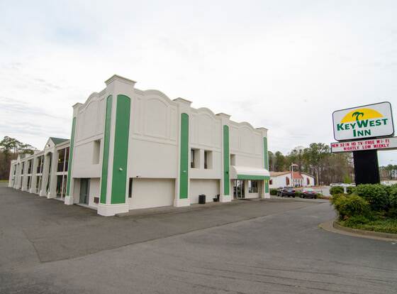 Key West Inn - Newport News allows check-in for 18 year-old guests