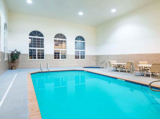 Howard Johnson Hotel & Suites by Wyndham Oacoma allows check-in for 18 year-old guests